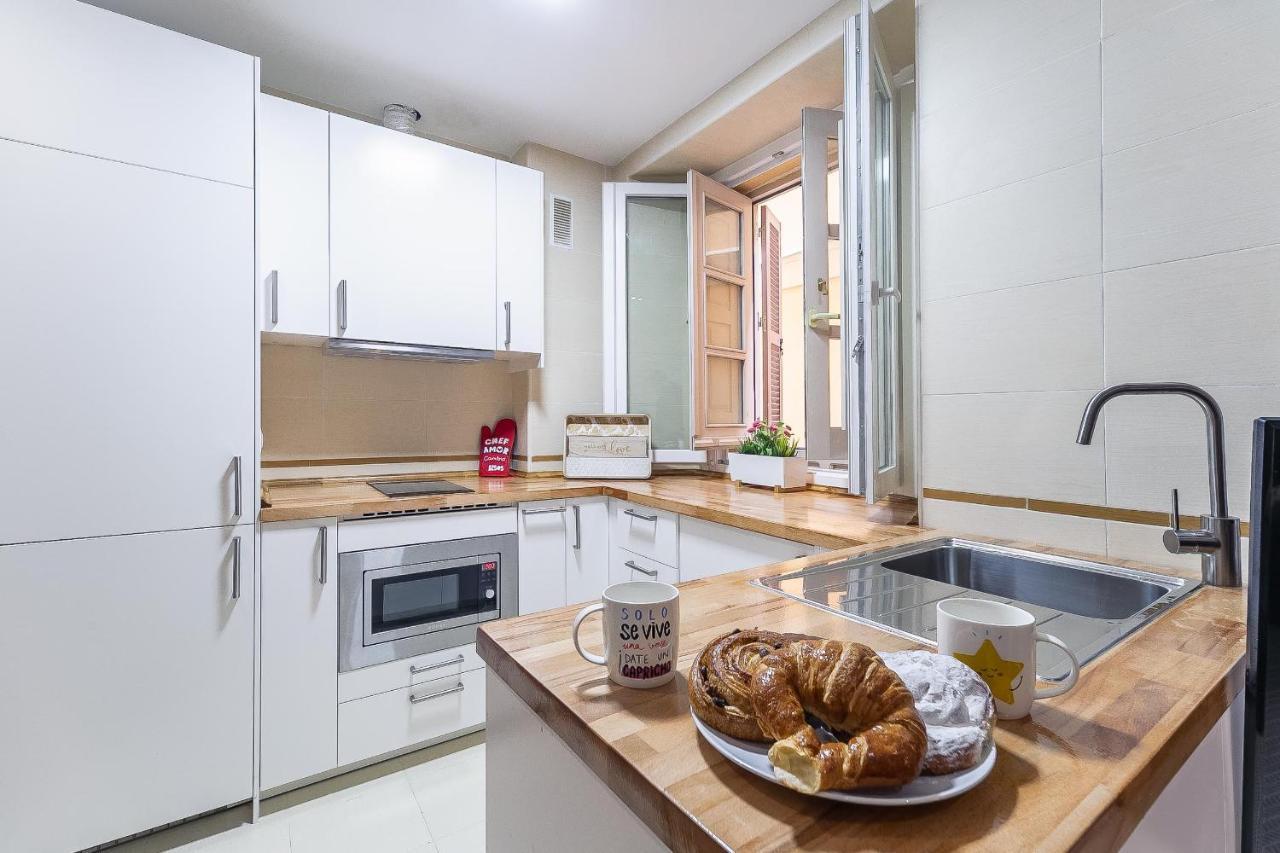 Central Malaga Apartment At Mitjana Plaza Bagian luar foto