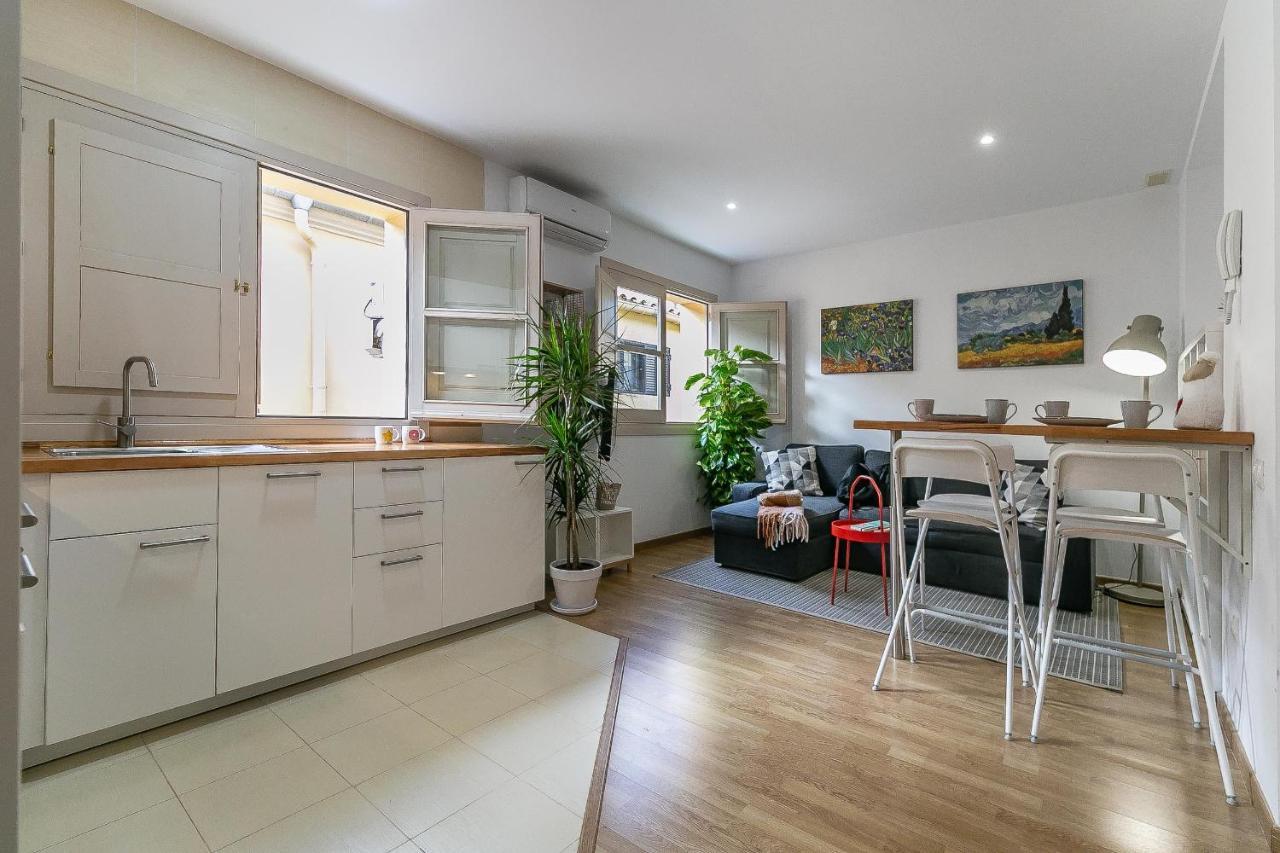 Central Malaga Apartment At Mitjana Plaza Bagian luar foto