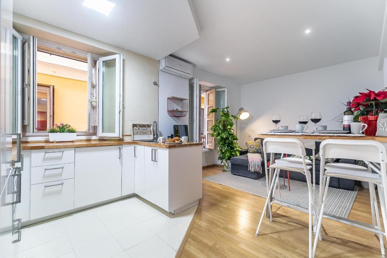 Central Malaga Apartment At Mitjana Plaza Bagian luar foto