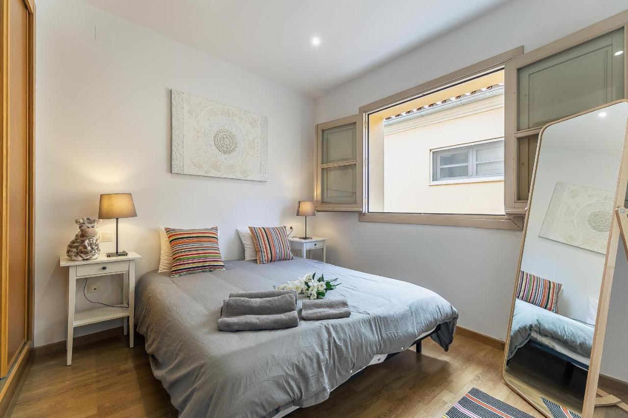 Central Malaga Apartment At Mitjana Plaza Bagian luar foto