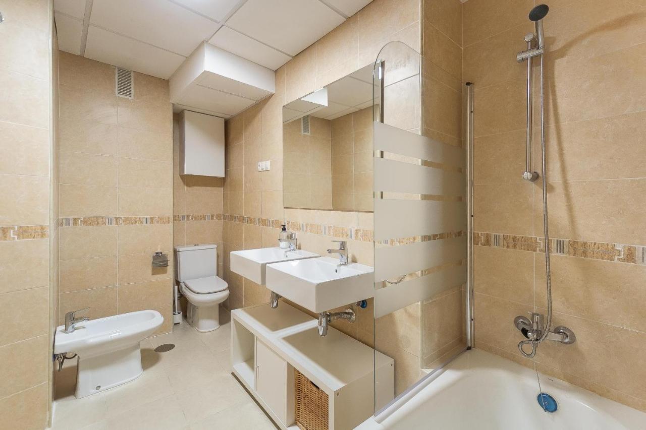 Central Malaga Apartment At Mitjana Plaza Bagian luar foto