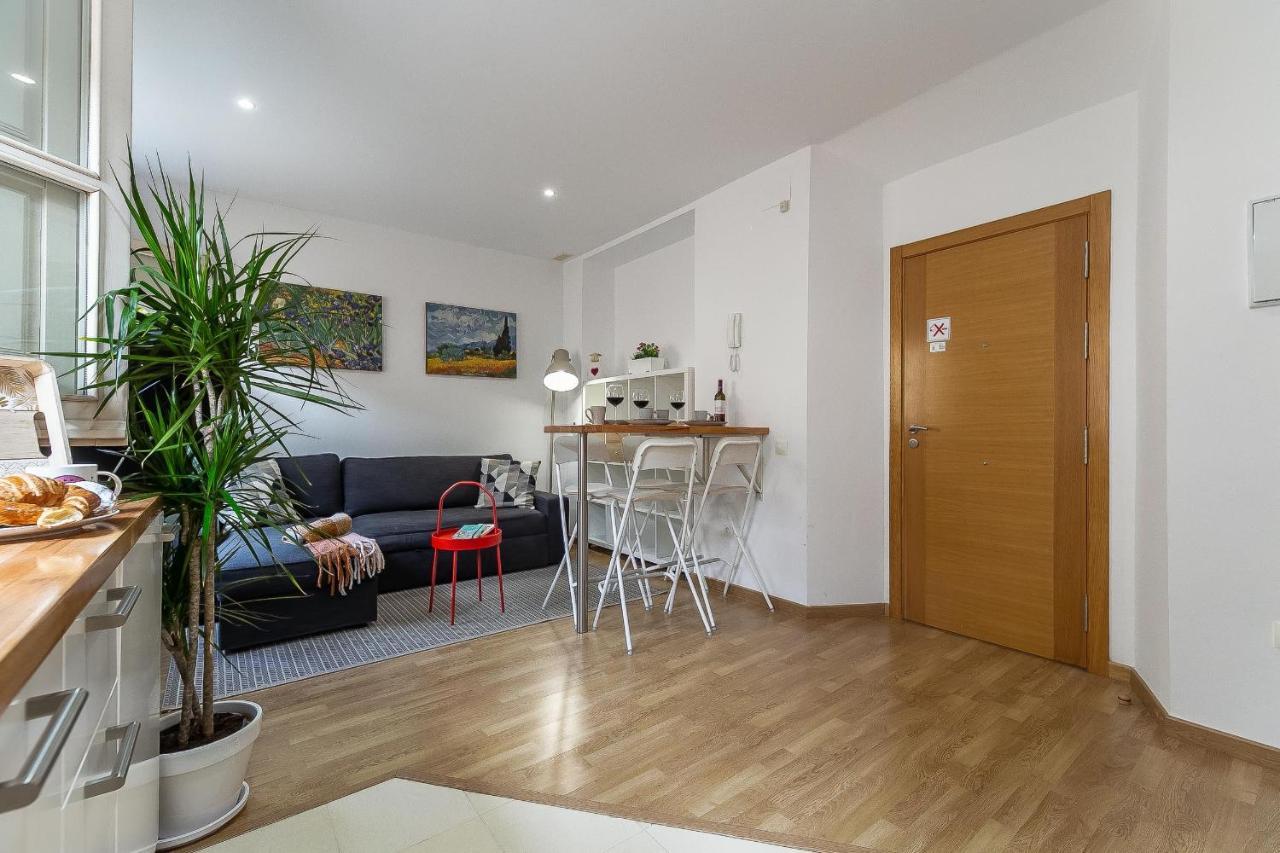 Central Malaga Apartment At Mitjana Plaza Bagian luar foto