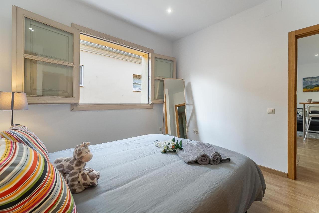 Central Malaga Apartment At Mitjana Plaza Bagian luar foto