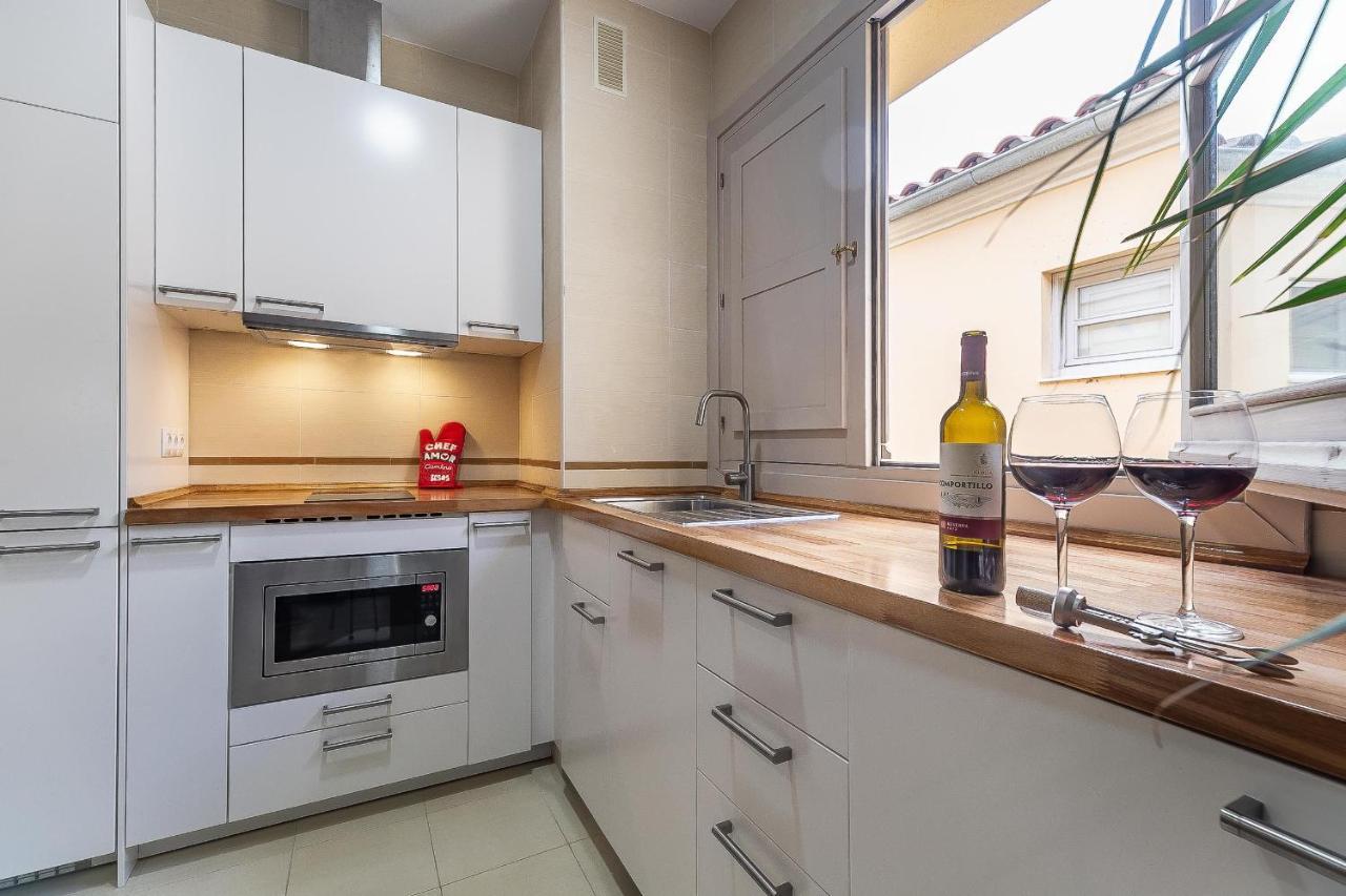 Central Malaga Apartment At Mitjana Plaza Bagian luar foto