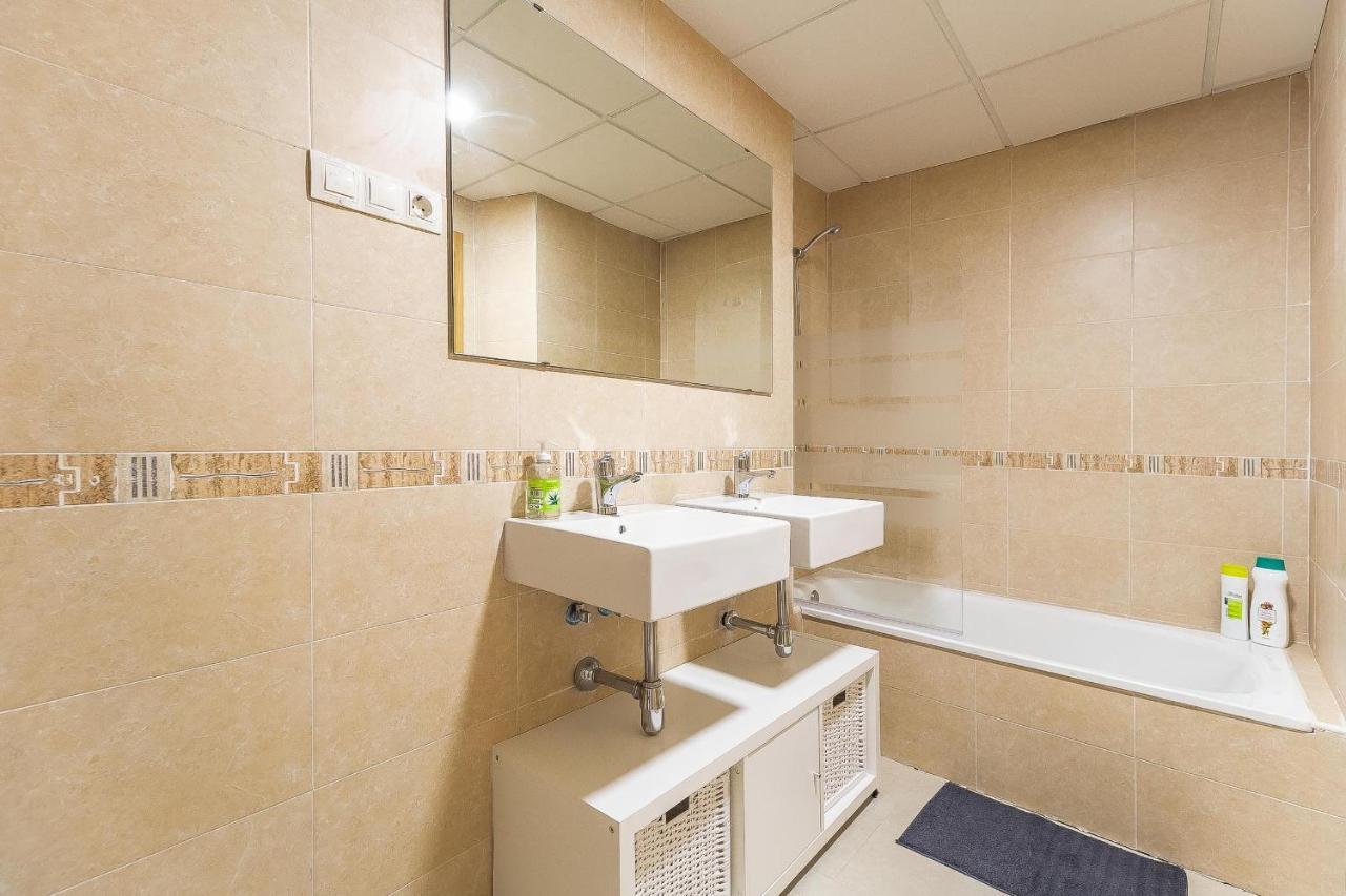 Central Malaga Apartment At Mitjana Plaza Bagian luar foto