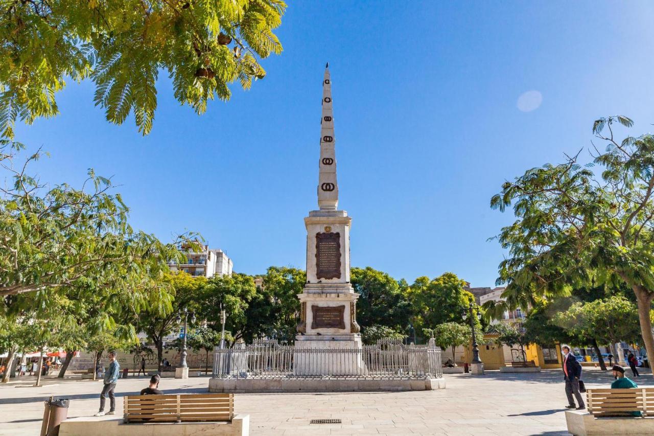 Central Malaga Apartment At Mitjana Plaza Bagian luar foto